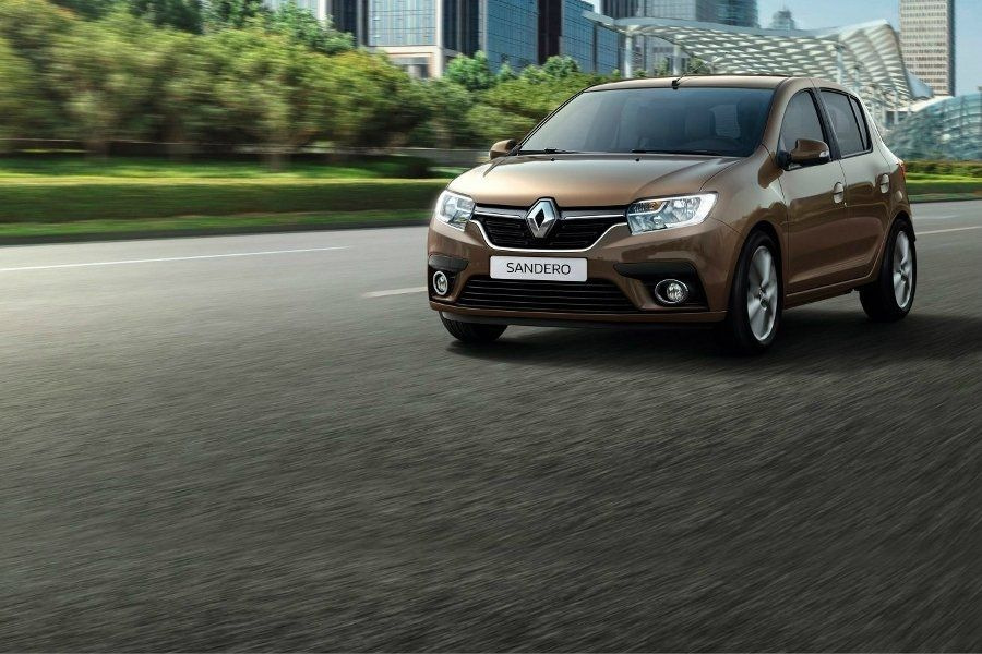 Un aperçu actualisé de la berline Renault Sandero de la deuxième génération