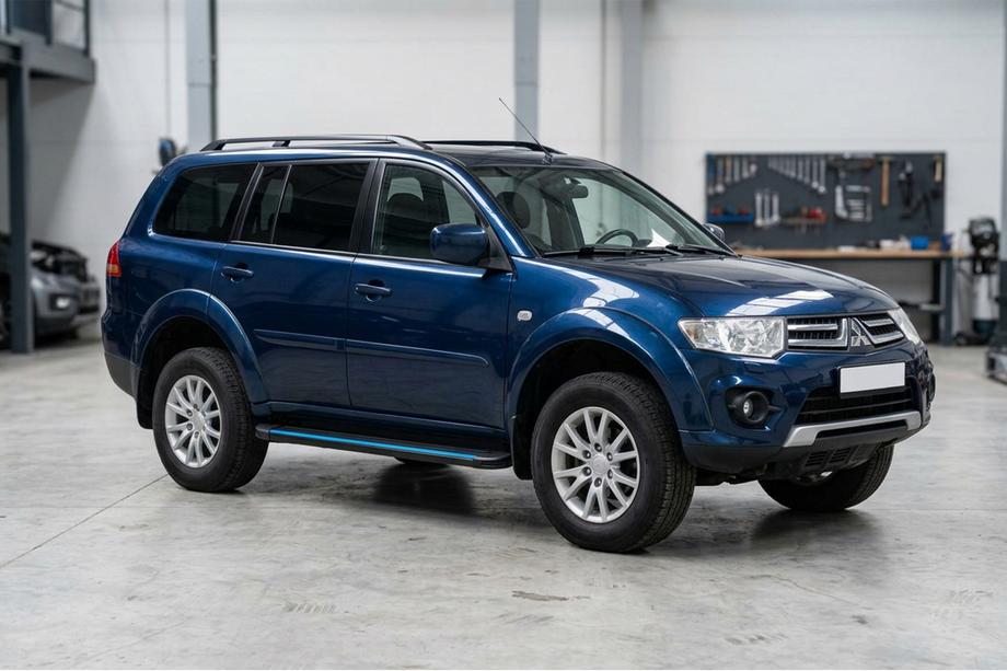 Mitsubishi Pajero Sport 2008-2015 Marchepieds Latéraux Maya Blue (2 pcs, Aluminium) Image