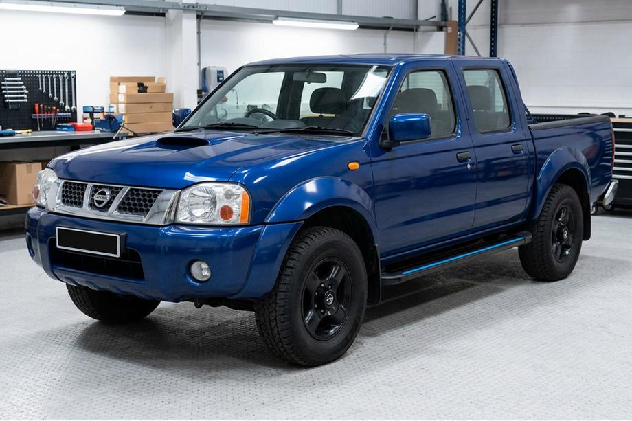 Nissan NP300 1999-2015 Marchepieds Latéraux Maya Blue (2 pcs, Aluminium) Image