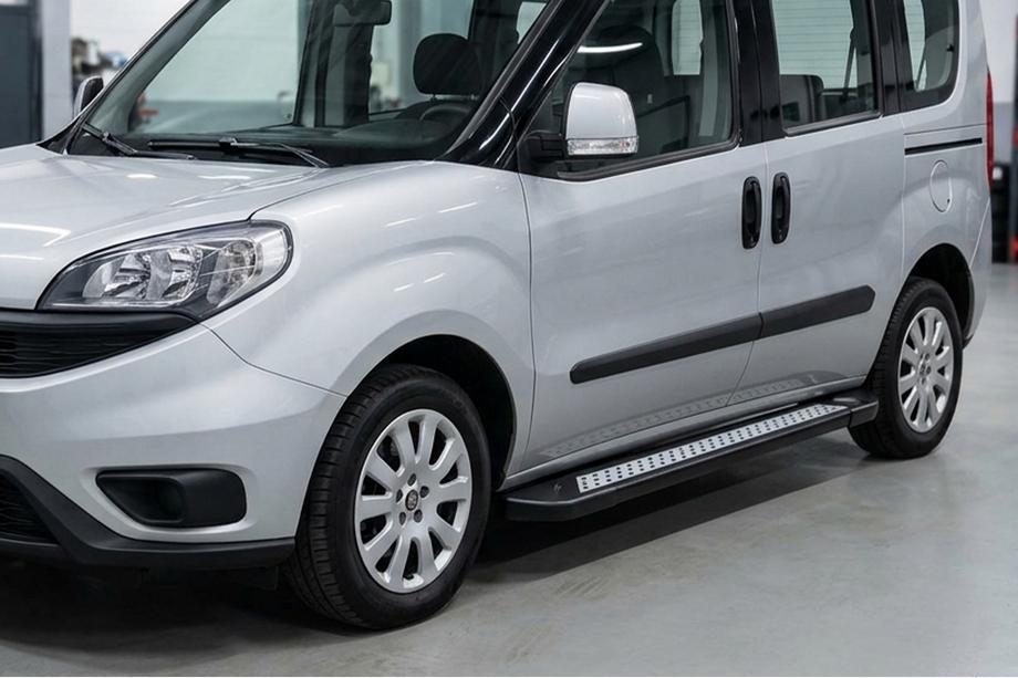 Fiat Doblo II 2010-2022 Marchepieds Latéraux New Vision Black (2 pcs, Aluminium) Image