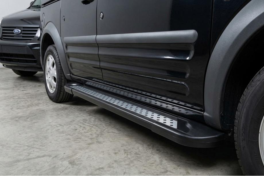 Ford Connect 2002–2006 Marchepieds Latéraux New Vision Black (2 pcs, Aluminium) Image