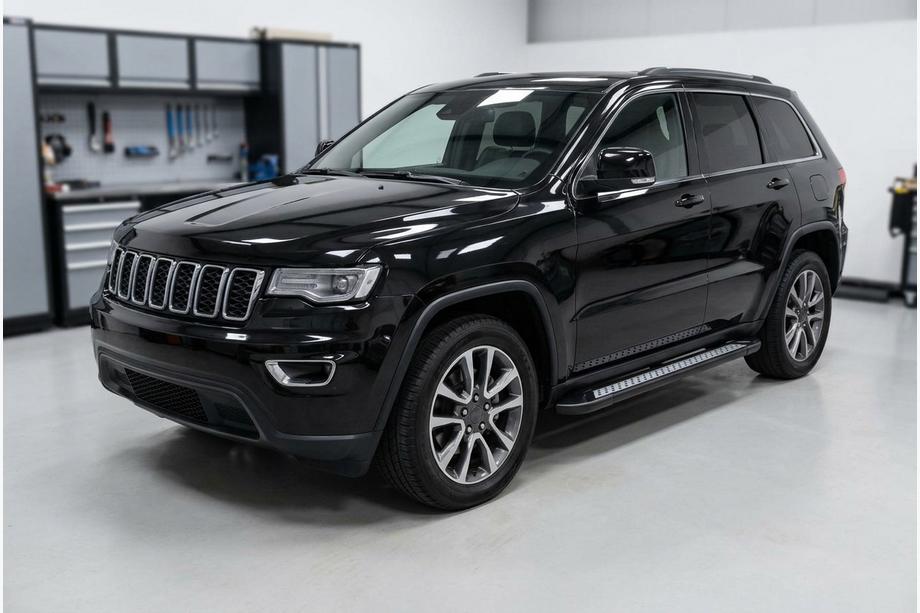 Jeep Grand Cherokee WK2 2010-2021 Marchepieds Latéraux New Vision Black (2 pcs, Aluminium) Image