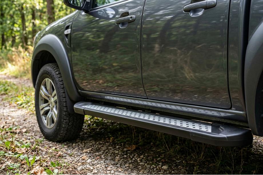 Mazda BT-50 2007-2012 Marchepieds Latéraux New Vision Black (2 pcs, Aluminium) Image