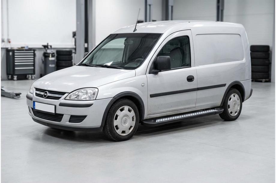 Opel Combo 2002–2012 Marchepieds Latéraux New Vision Black (2 pcs, Aluminium) Image