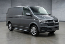 Volkswagen T6 2015-2024 Marchepieds Latéraux New Vision Black (2 pcs, Aluminium) Empattement Long photo 1