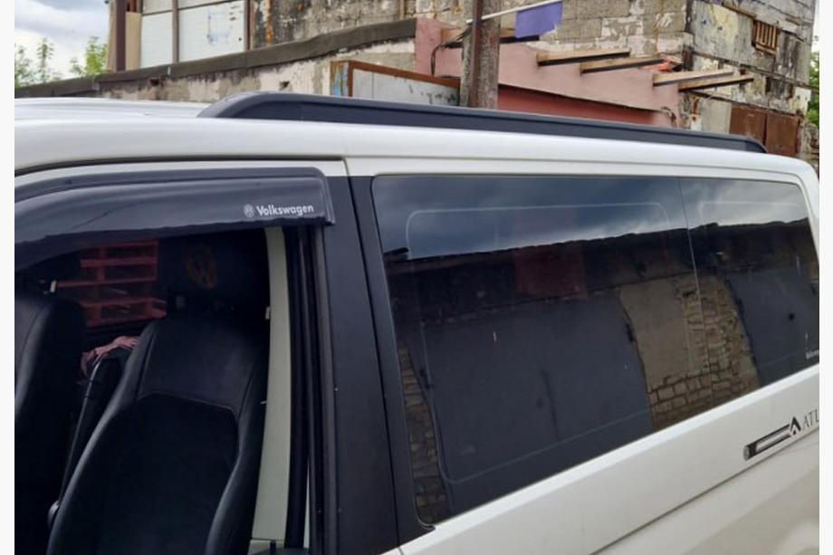 Volkswagen T5 Transporter 2003-2010 Barres de toit integrees (noires) Empattement Long Photo 41