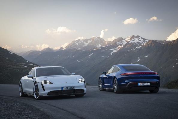 Électrique à quatre roues motrices berline sport de Porsche Taycan Photo 5