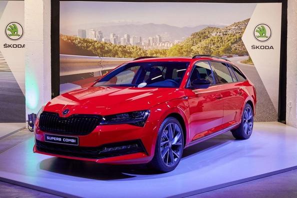Version restylée du break Skoda Superb Combi