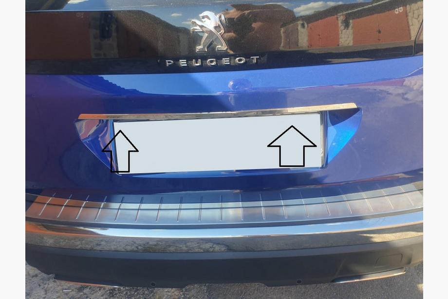 Peugeot 3008 2016-2023 Baguette inox au-dessus de la plaque d'immatriculation Image