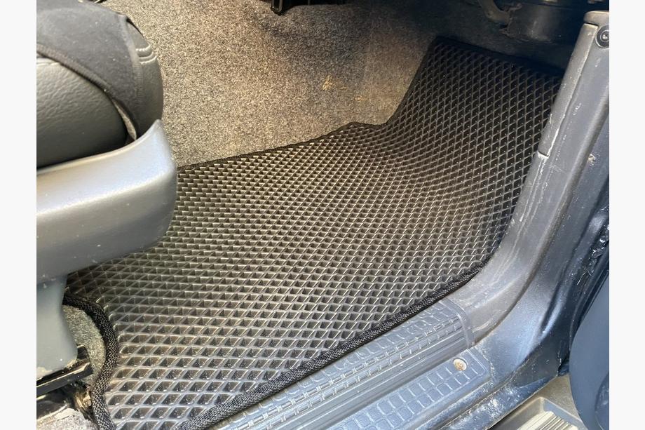 Nissan Patrol Y60 1988–1997 Tapis de sol EVA (noirs) Long, 5 pièces (avant et arrière) Photo 15