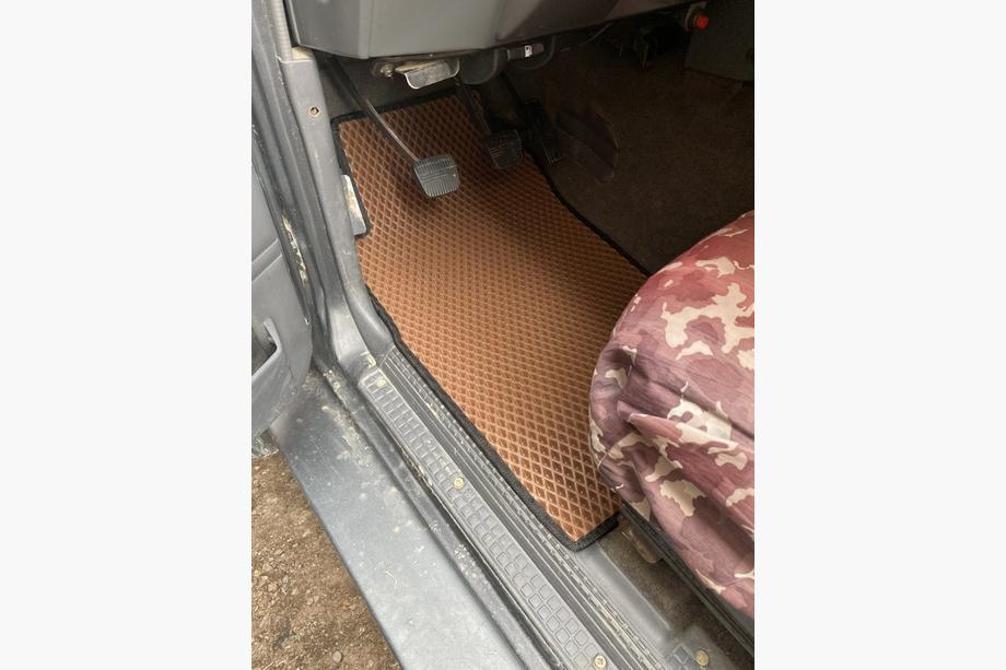 Nissan Patrol Y60 1988–1997 Tapis de sol EVA (rouge brique) 2 Pièces (Avant) Photo 11