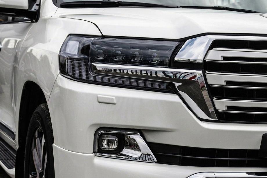 Toyota Land Cruiser 200 2007-2021 Phares Avant 2016+ (Bugatti) Image