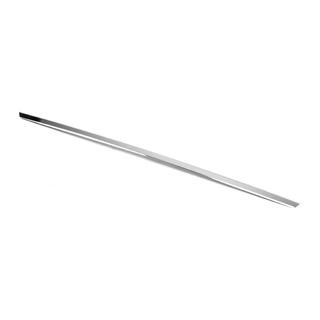 Baguette chromée au-dessus de la plaque d'immatriculation (Sedan, inox) photo 2