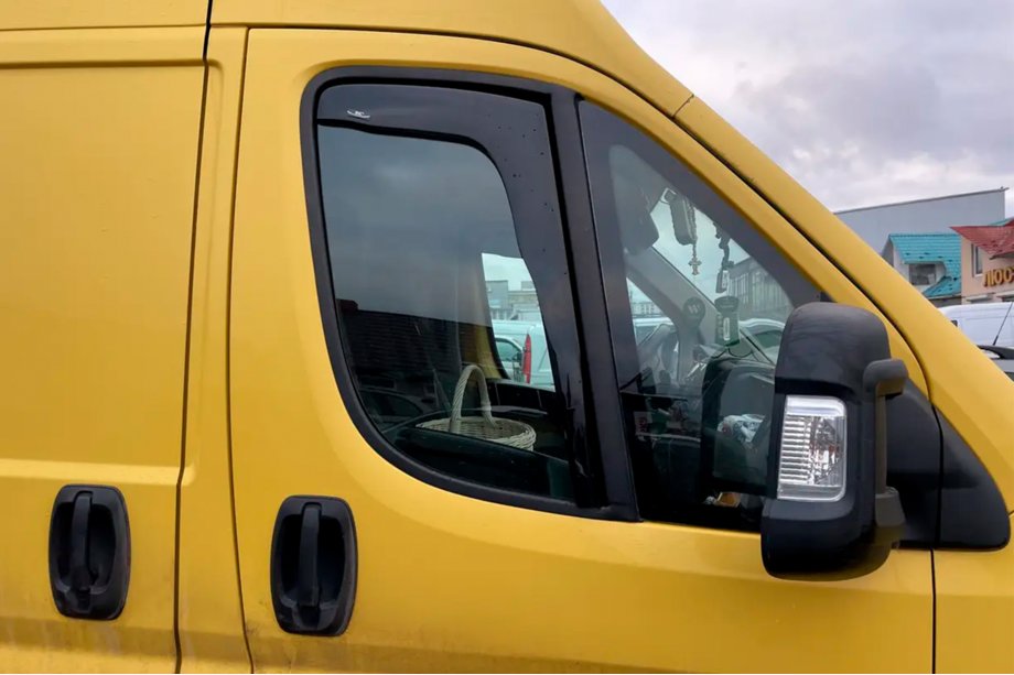 Fiat Ducato 2006-2025 Déflecteurs de vitre à encastrer (2 pcs, HIC) Image