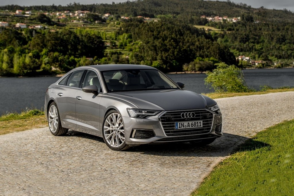 D’affaires-berline Audi A6 de la cinquième génération