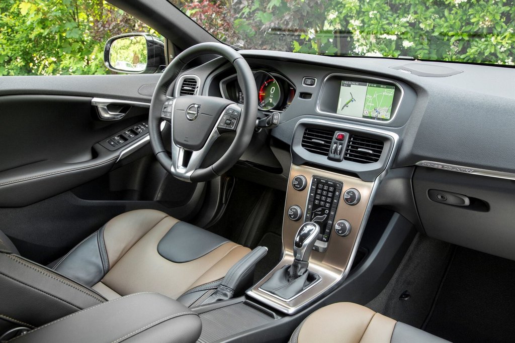 Modification tout-terrain de la Volvo V40 Cross Country à hayon