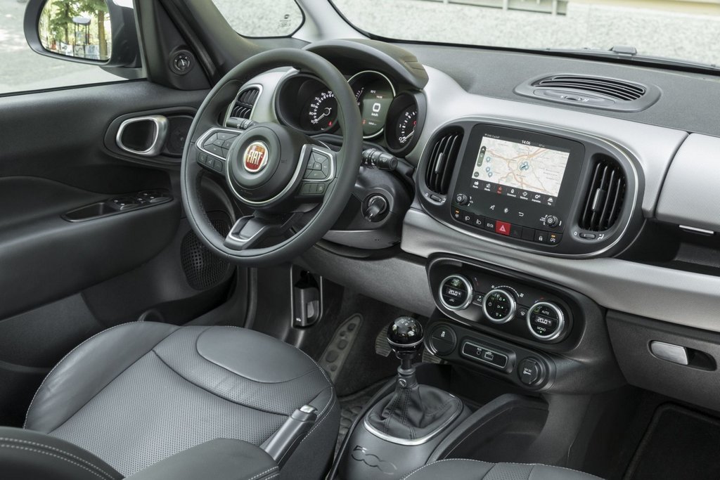 Présentation compacte mini-fourgonnette Fiat 500L