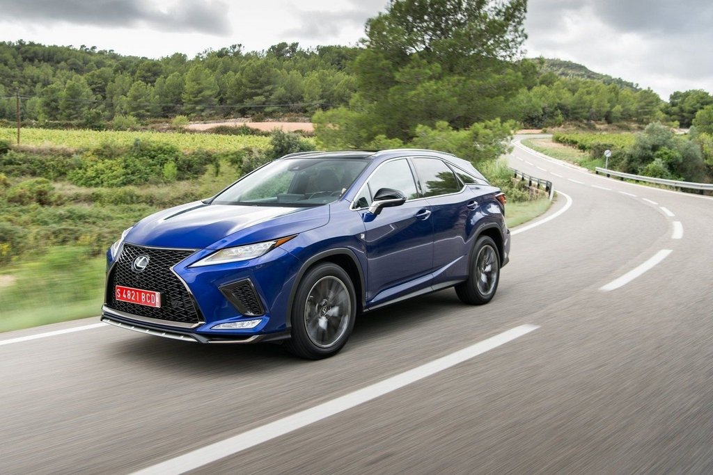 Version restylée du crossover Lexus RX