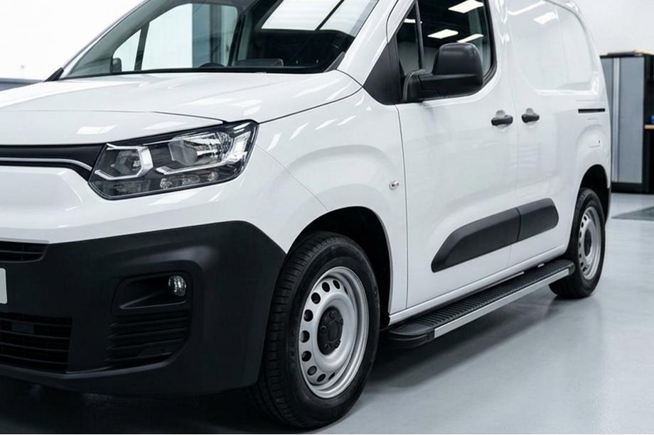 Peugeot Partner/Rifter 2019- Marchepieds Latéraux Maya V1 (2 pcs, Aluminium) Image