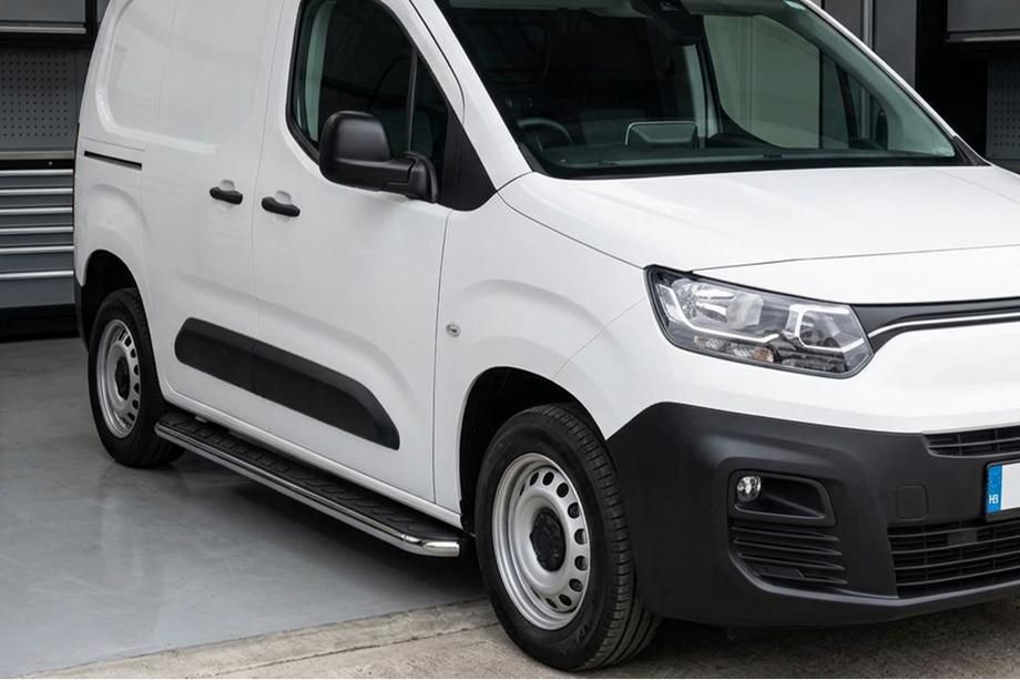 Opel Combo 2019- Marchepieds Latéraux Maydos V1 (2 pcs, Aluminium & Inox) Image