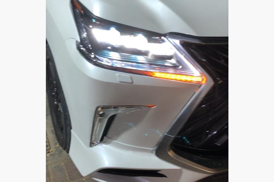 Lexus LX570/450d 2008-2022 Kit de conversion facelift du modèle 2008-2016 vers TRD Superior (2016-2020) Photo 9