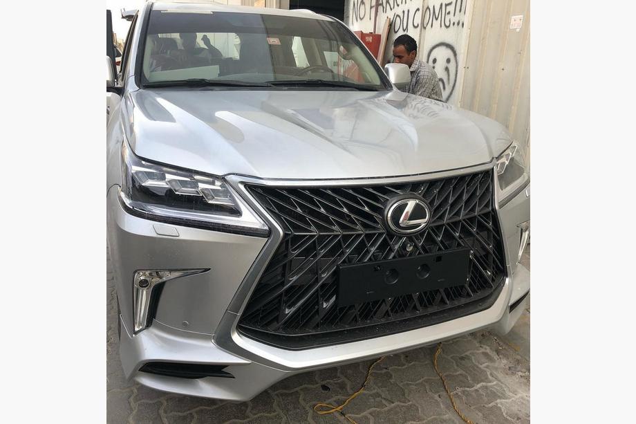 Lexus LX570/450d 2008-2022 Kit de conversion facelift du modèle 2008-2016 vers TRD Superior (2016-2020) Photo 11