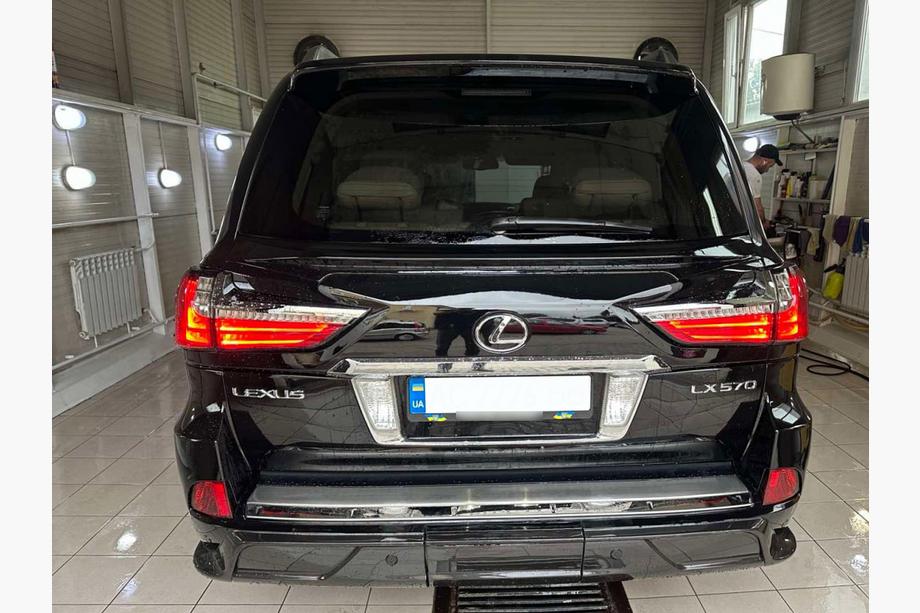 Lexus LX570/450d 2008-2022 Kit de conversion facelift du modèle 2008-2016 vers TRD Superior (2016-2020) Photo 38