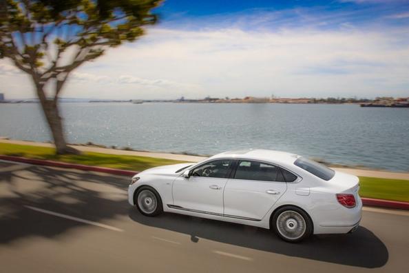 La deuxième génération de l’exécutif de la berline KIA K900 Photo 3