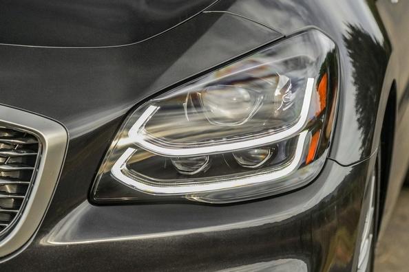 La deuxième génération de l’exécutif de la berline KIA K900 Photo 11