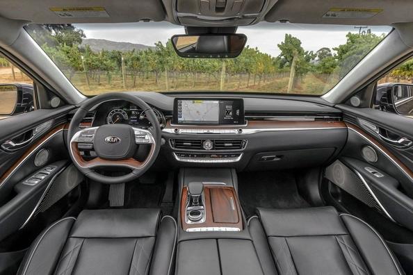 La deuxième génération de l’exécutif de la berline KIA K900 Photo 6