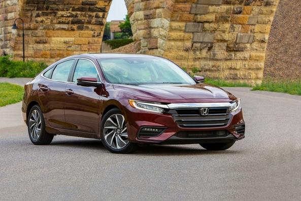 La troisième génération hybride de la berline Honda Insight