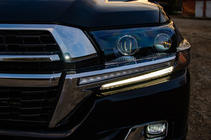 Toyota Land Cruiser 200 2007-2021 Cils de phares avec LED (2016↗) photo 5