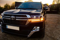 Toyota Land Cruiser 200 2007-2021 Cils de phares avec LED (2016↗) photo 6