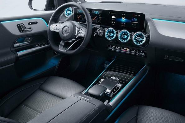Fourgon sous-compact de la troisième génération de Mercedes-Benz Classe B Photo 7