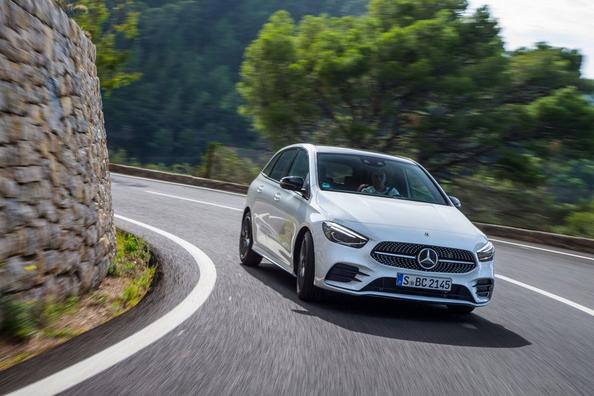 Fourgon sous-compact de la troisième génération de Mercedes-Benz Classe B Photo 2