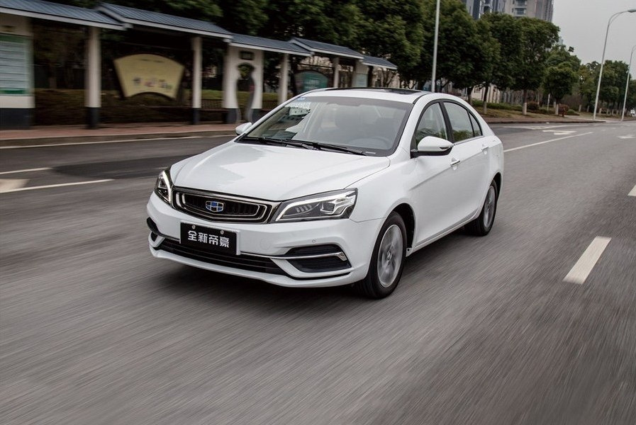 Un aperçu actualisé de la berline Geely Emgrand 7