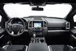 Parcourir un pick-up Ford F-150 Raptor photo 12