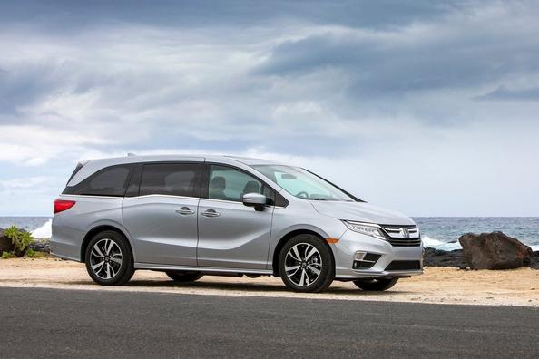 Examen de la minifourgonnette pleine grandeur à huit places Honda Odyssey Photo 3