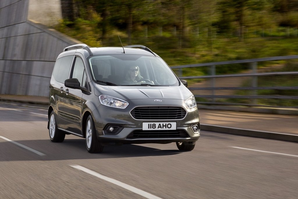 Présentation compacte mini-fourgonnette Ford Tourneo Courier
