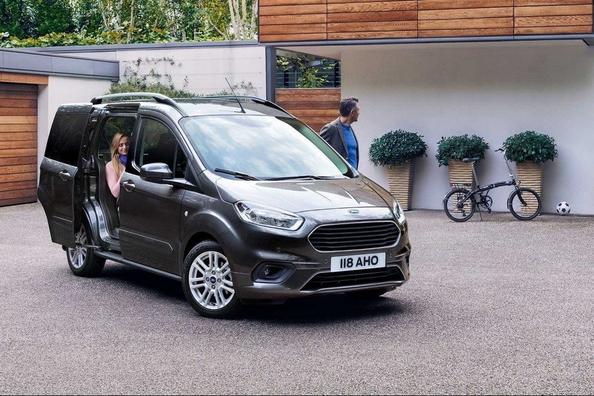 Présentation compacte mini-fourgonnette Ford Tourneo Courier Photo 3