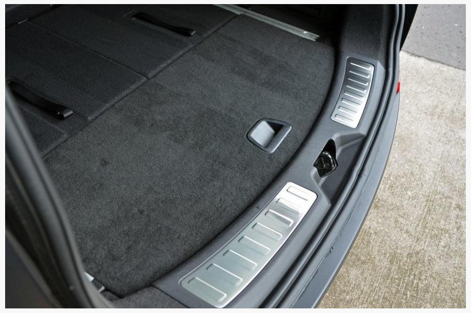 Land Rover Discovery Sport 2014- Seuil de coffre arrière inox (2 pcs) Photo 1