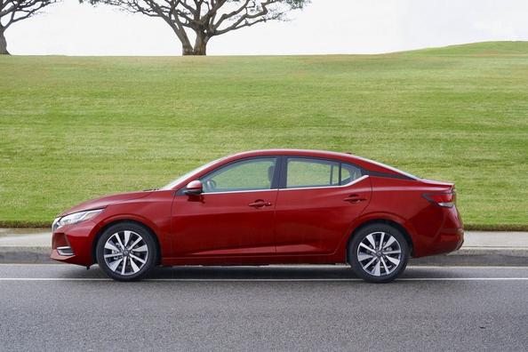 Présentation de la berline Nissan Sentra 2020 année de modèle Photo 9