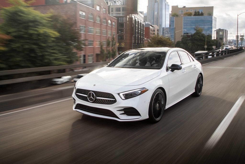 Présentation du modèle compact de Mercedes-Benz A-Class Sedan