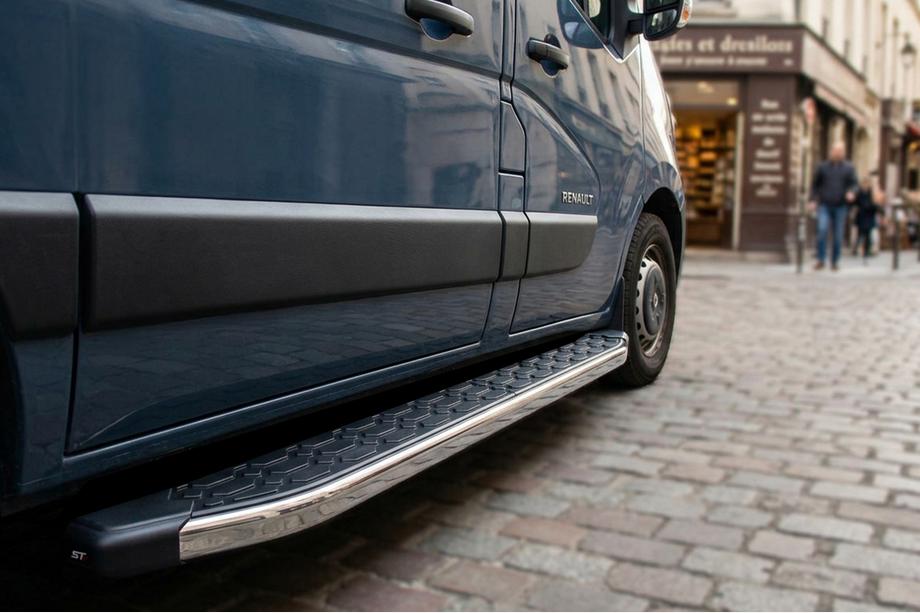 Renault Master 2011-2023 Marchepieds Latéraux BlackLine (2 pcs. Aluminium) Image