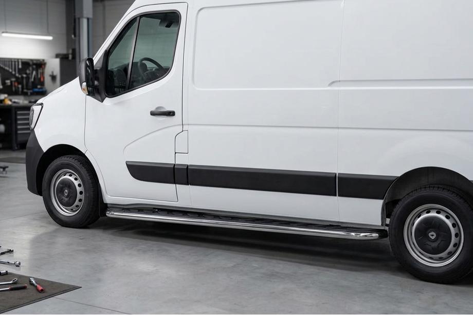 Renault Master 2011-2023 Marchepieds Latéraux Maydos V1 (2 pcs. Aluminium) Image