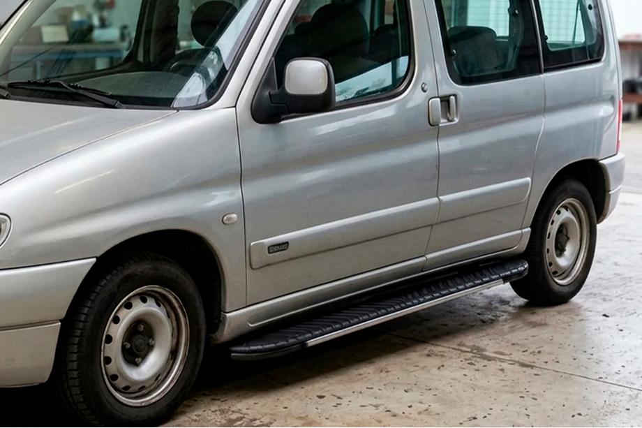 Peugeot Partner 1996-2008 Marchepieds latéraux Bosphorus Grey (2 pcs, aluminium) Image
