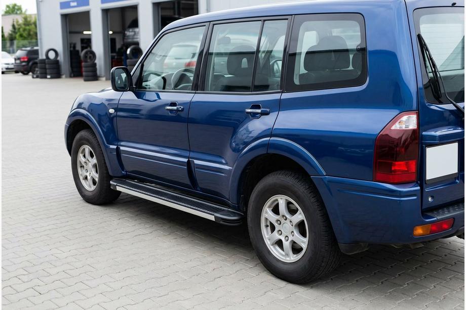 Mitsubishi Pajero Wagon III 1999-2006 Marchepieds Latéraux Maya V1 (2 pcs, Aluminium) Image