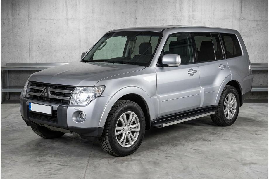 Mitsubishi Pajero Wagon IV 2006-2021 Marchepieds Latéraux Maya V1 (2 pcs, Aluminium) Image