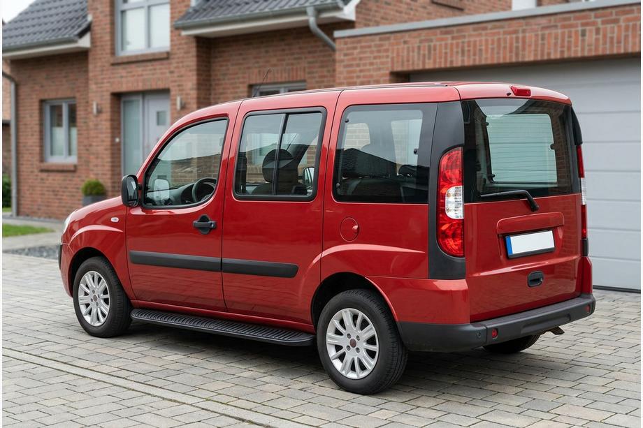 Fiat Doblo I 2005-2010 Marchepieds Latéraux Tayga Black (2 pcs, Aluminium) Image