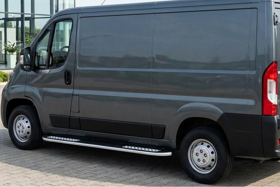 Fiat Ducato 2006-2025 Marchepieds Latéraux Tayga V2 (2 pcs, Aluminium) Image